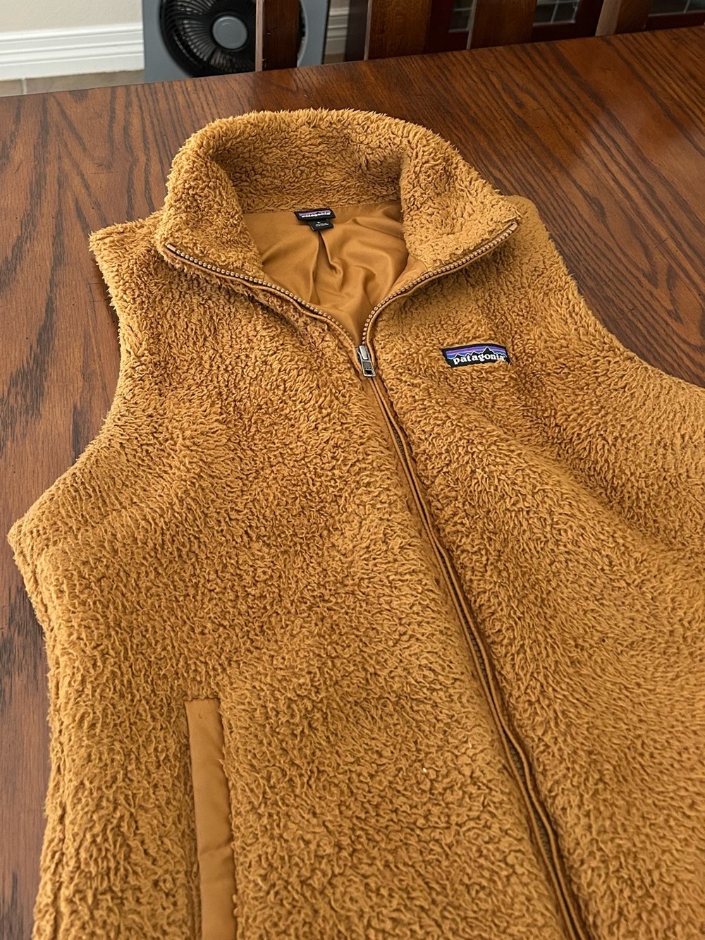 Patagonia Ladies Sherpa Vest in Camel Brown